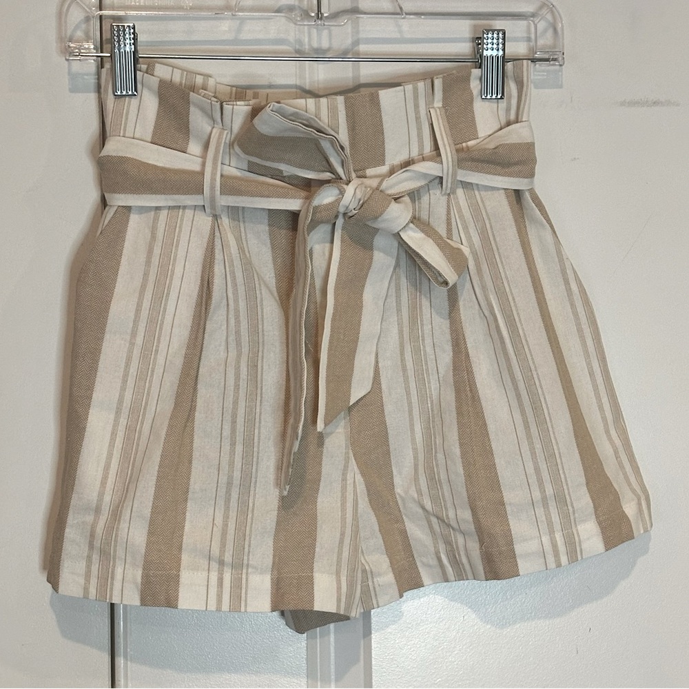 NWT Socialite Tan White Stripe Paperbag Tie Waist Pleated Cotton Shorts XS